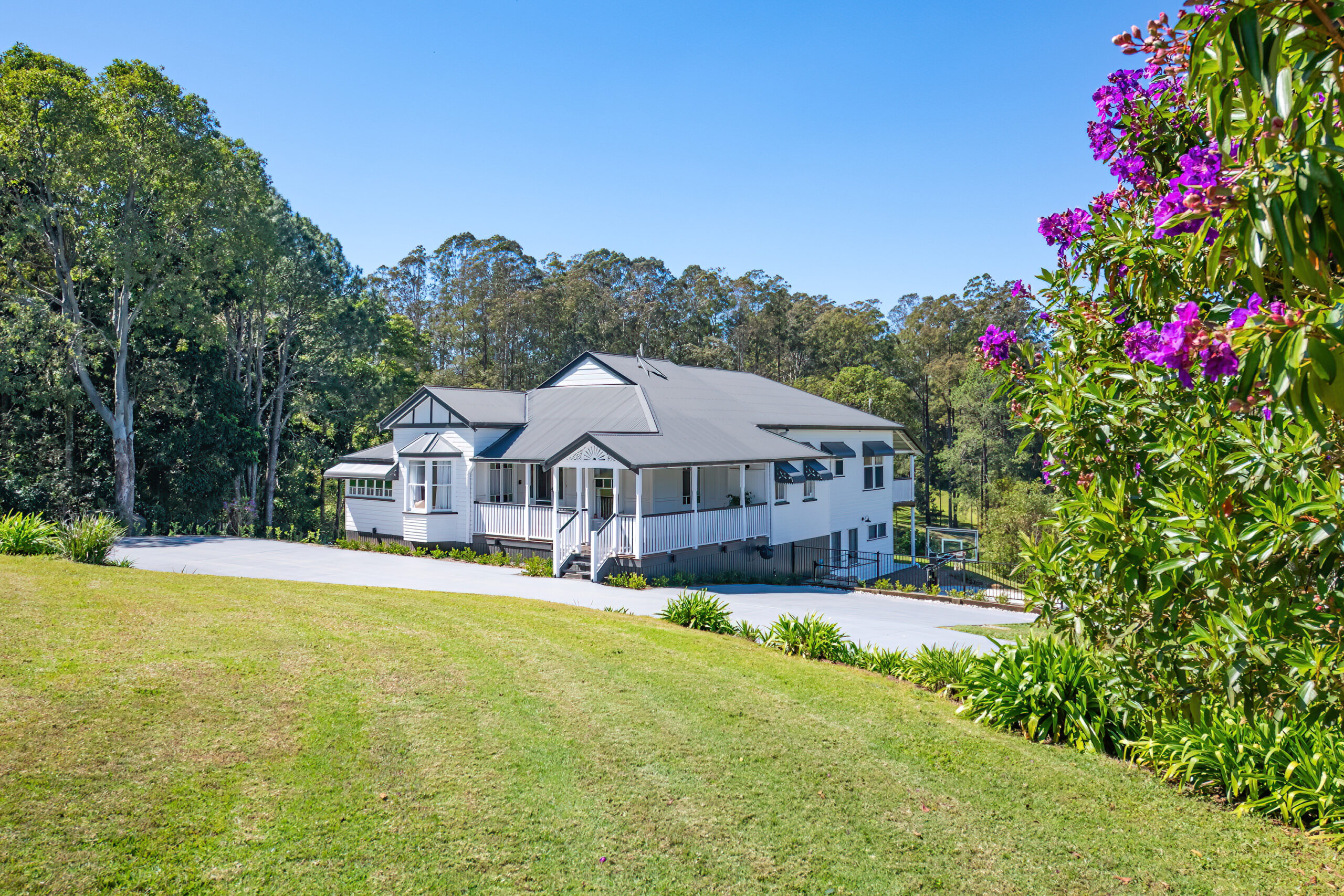 Complete renovation of a Queenslander home in Maleny, Sunshine Coast. Interior and exterior upgrades with heritage features preserved. Queenslander renovations require skilled builders familiar with traditional timber homes. LRZ Construction delivered a functional, modern result with timeless character.